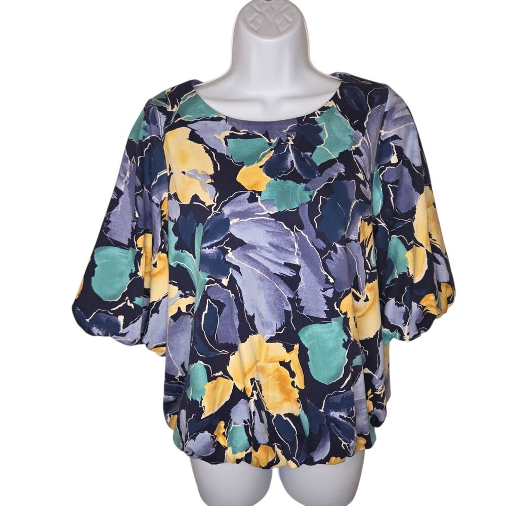 Chico’s Floral Print Bubble Hem Tee / Blouse NWOT Size 1 (US Medium)